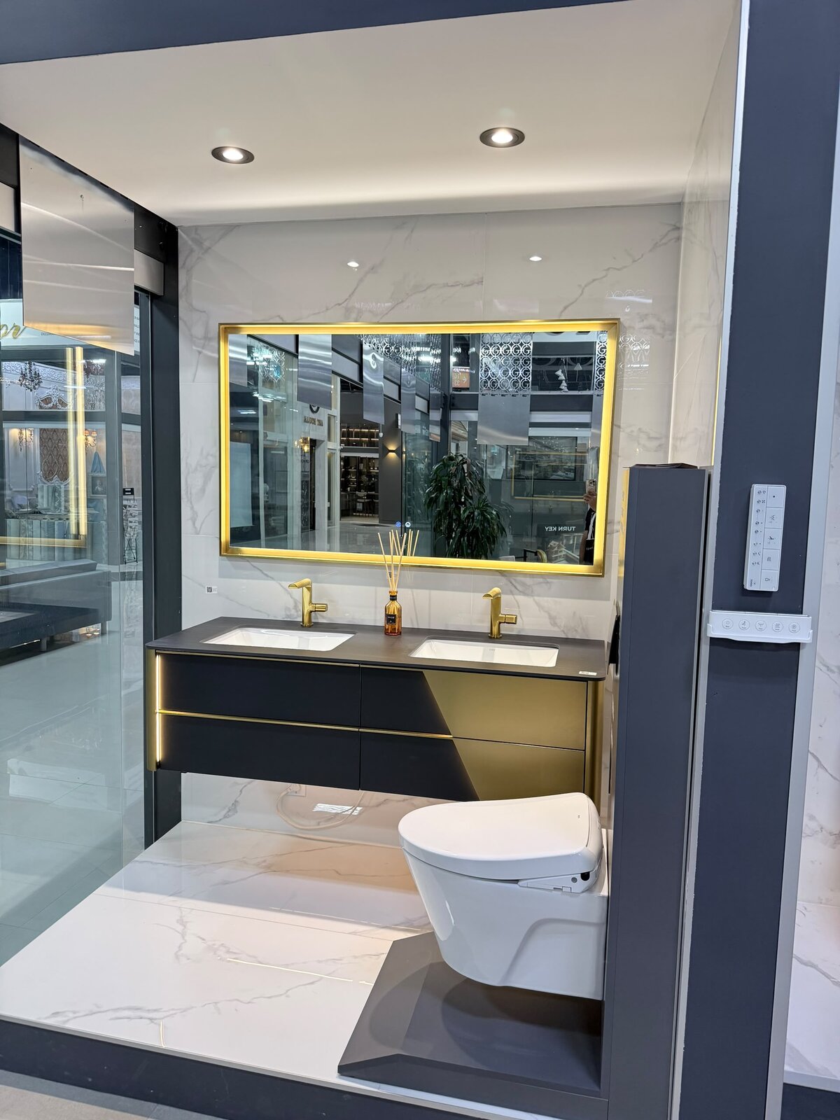 AVEMONT showroom shower display